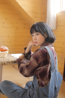 笼中女